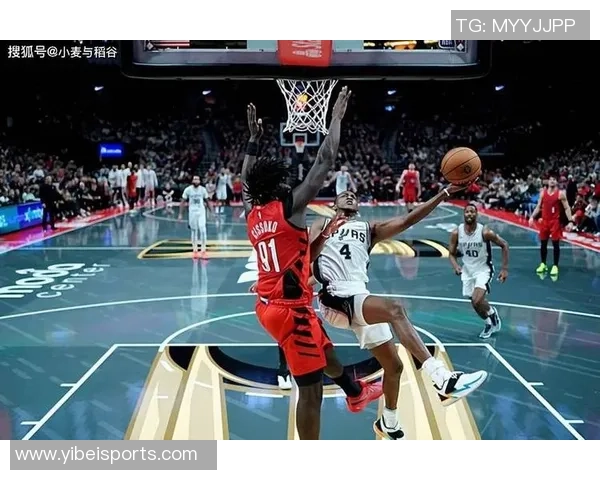 福克斯状态起伏20投9中贡献25分5篮板9助攻正负值惨淡19